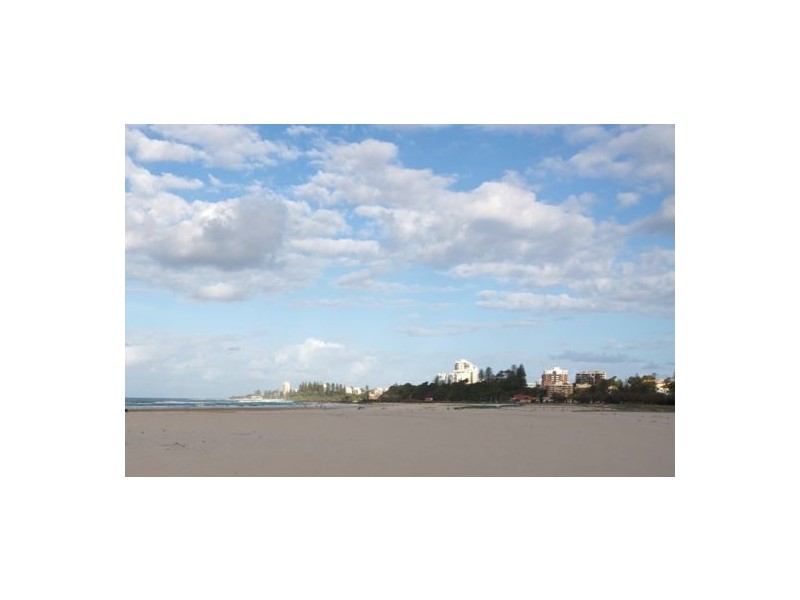 8 Pacific Parade, Bilinga QLD 4225
