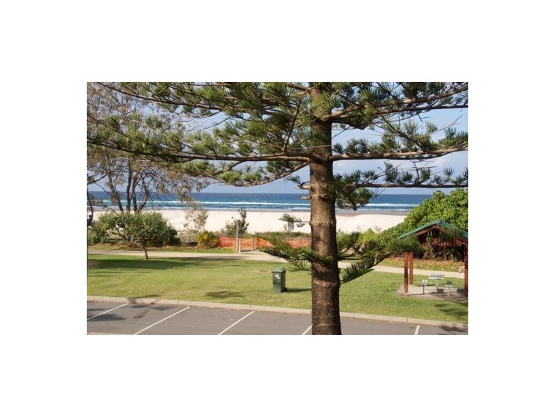 8 Pacific Parade, Bilinga QLD 4225