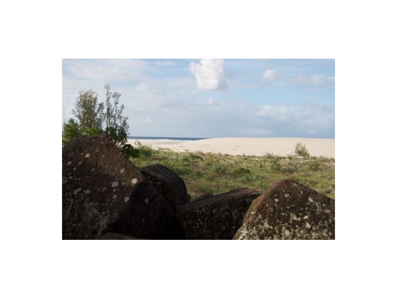 8 Pacific Parade, Bilinga QLD 4225