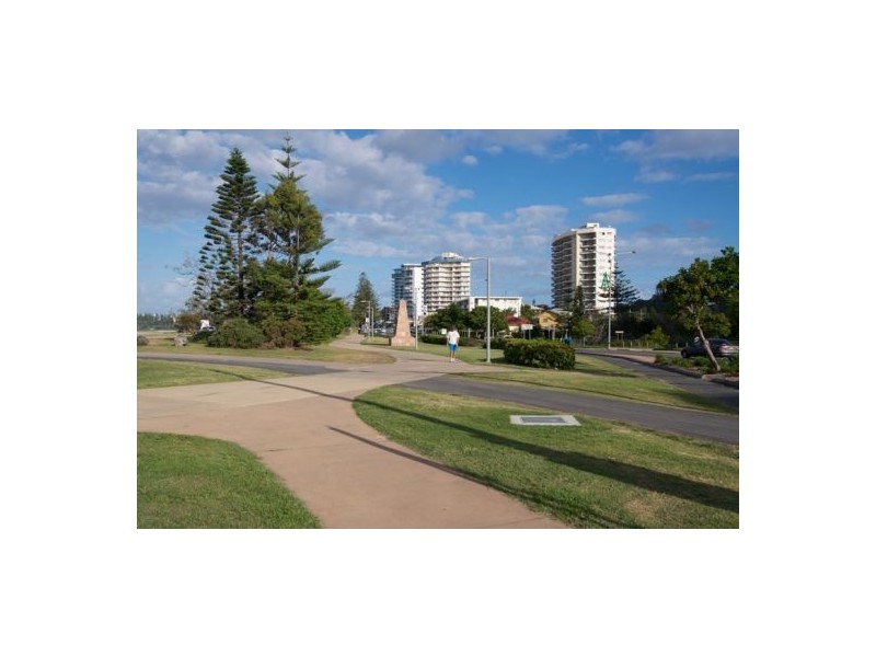 8 Pacific Parade, Bilinga QLD 4225