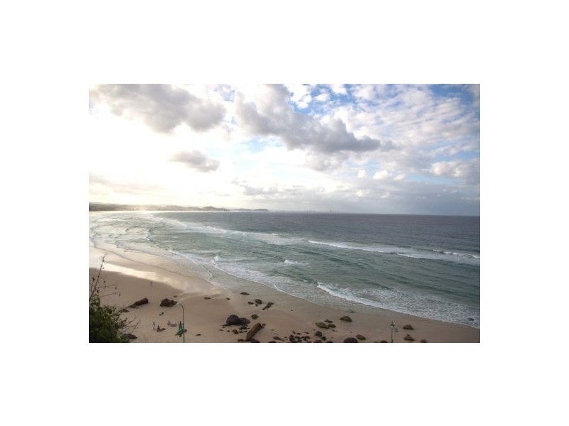 8 Pacific Parade, Bilinga QLD 4225