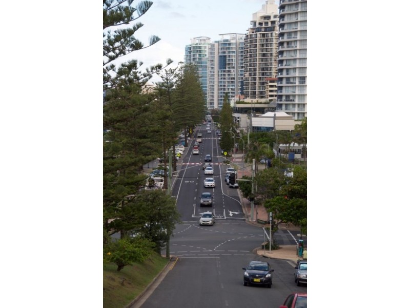 8 Pacific Parade, Bilinga QLD 4225