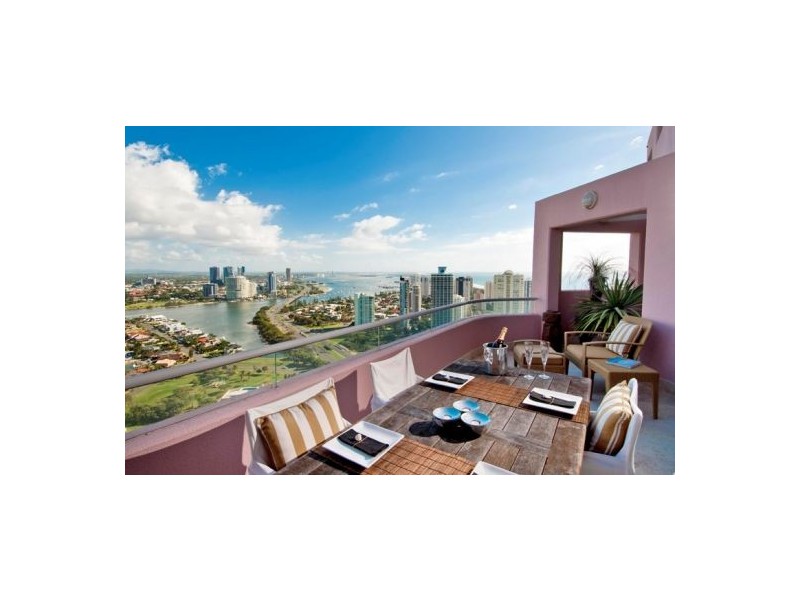 12 Commodore Drive, Main Beach QLD 4217