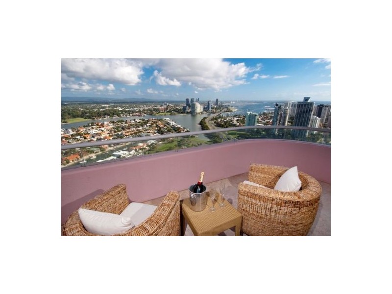 12 Commodore Drive, Main Beach QLD 4217