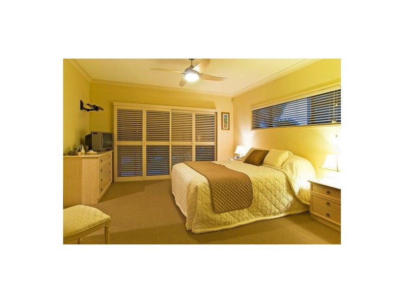 132 Dunlin Drive, Burleigh Waters QLD 4220