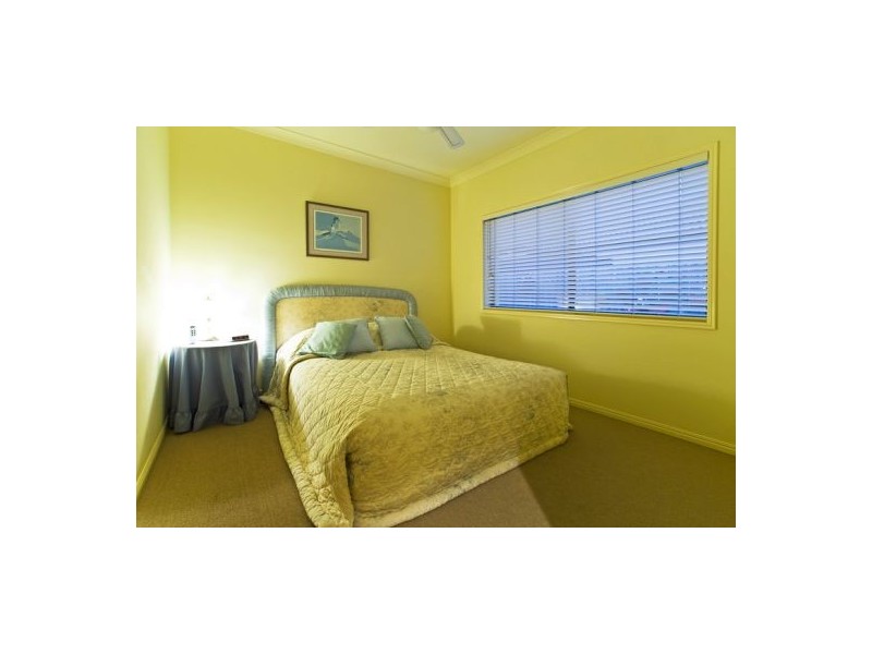 132 Dunlin Drive, Burleigh Waters QLD 4220