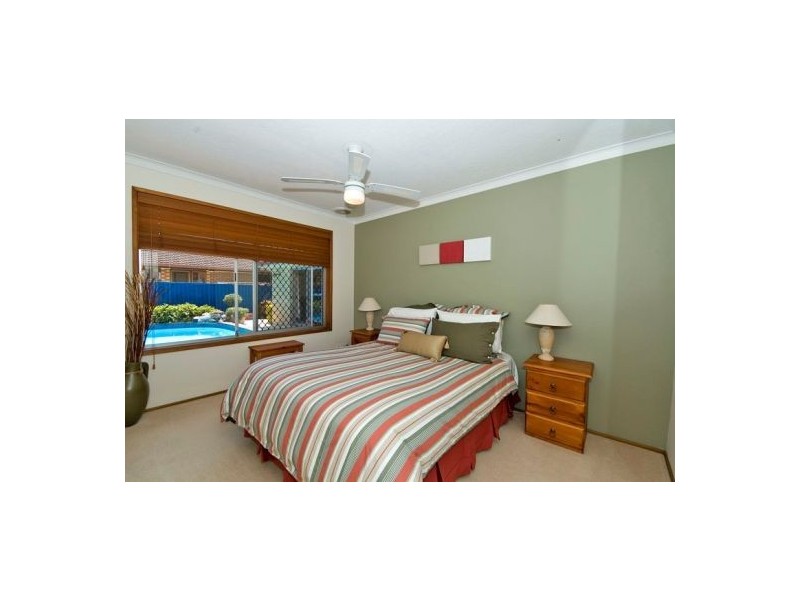 98 Jabiru Avenue, Burleigh Waters QLD 4220