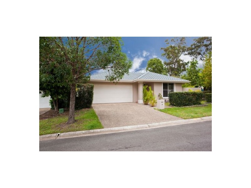 8 Casablanca Court, Burleigh Waters QLD 4220