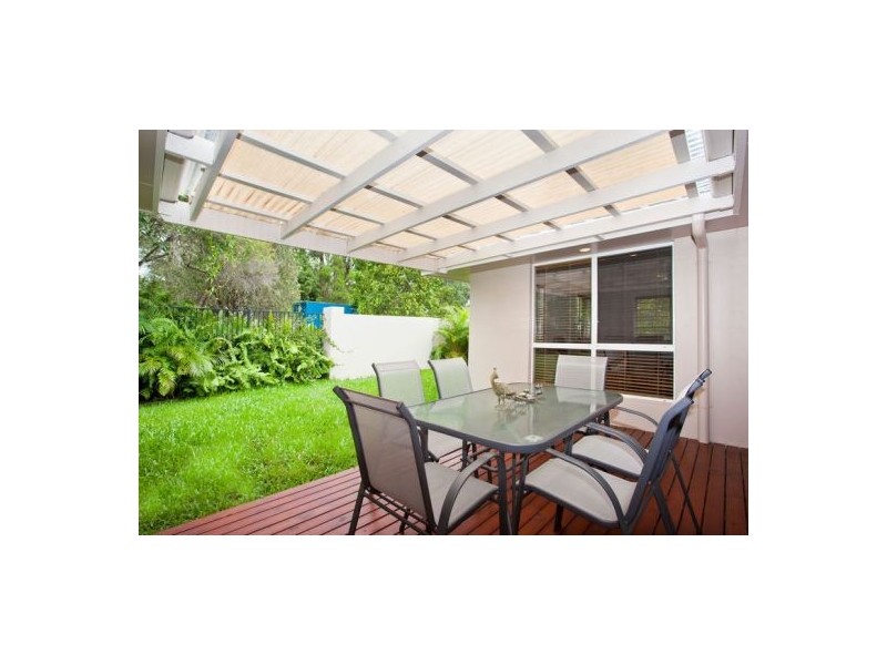 8 Casablanca Court, Burleigh Waters QLD 4220