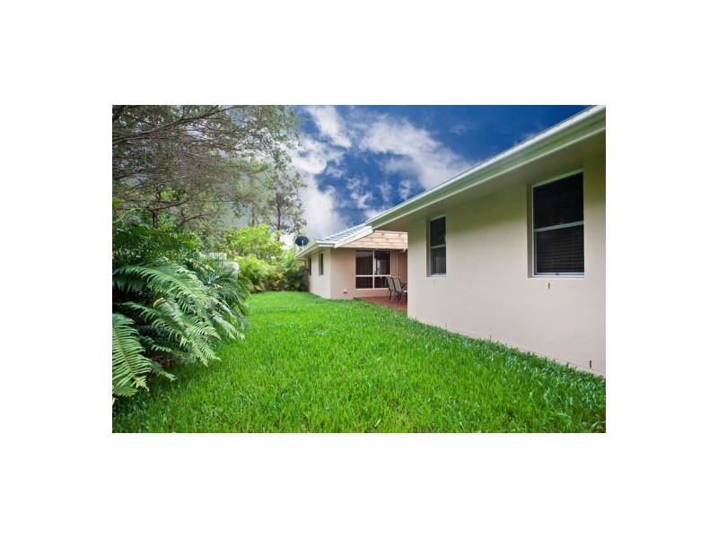 8 Casablanca Court, Burleigh Waters QLD 4220