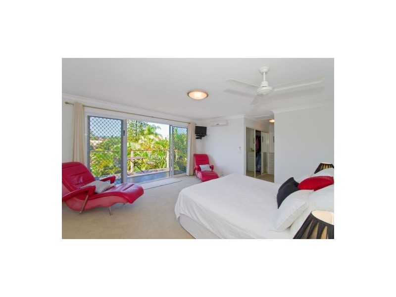 3 Pilot Court, Mermaid Waters QLD 4218