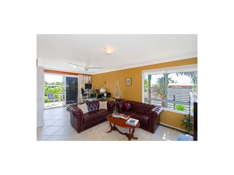 3 Pilot Court, Mermaid Waters QLD 4218
