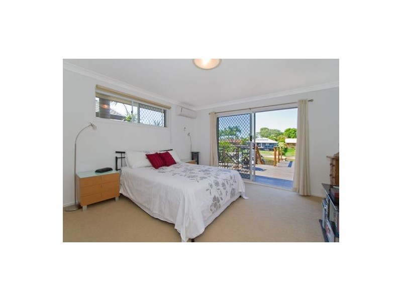 3 Pilot Court, Mermaid Waters QLD 4218