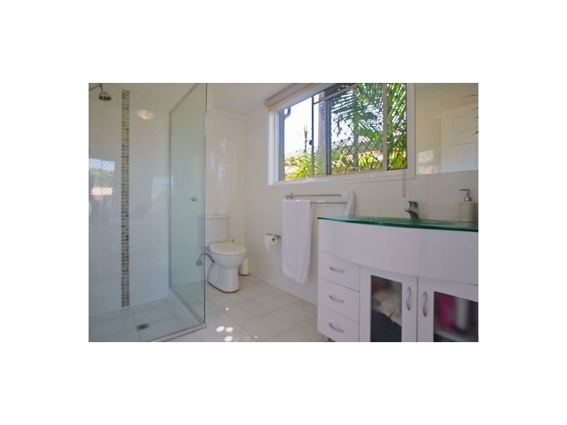 3 Pilot Court, Mermaid Waters QLD 4218