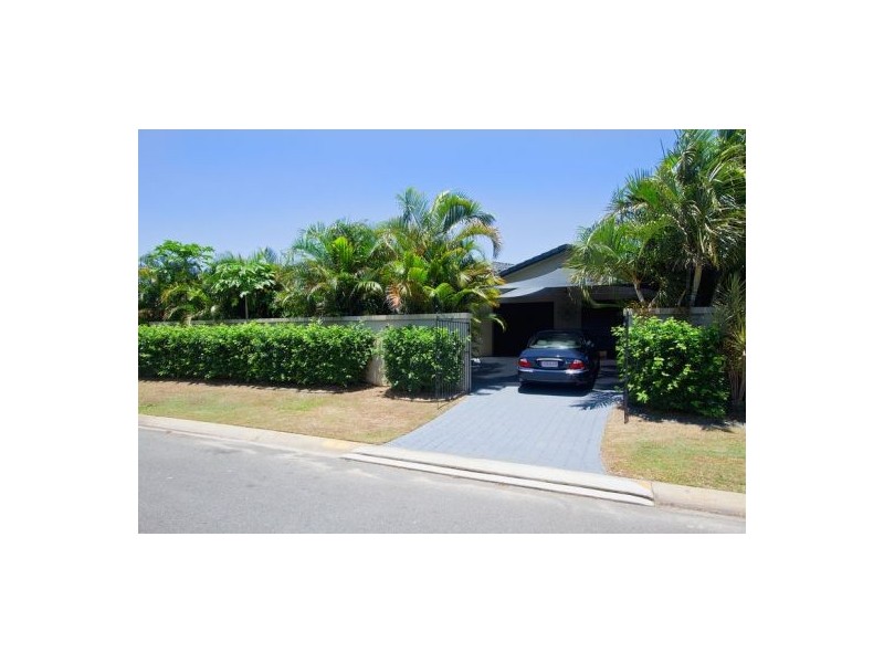3 Pilot Court, Mermaid Waters QLD 4218