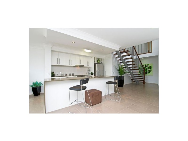 17 Lillie Street, Burleigh Waters QLD 4220