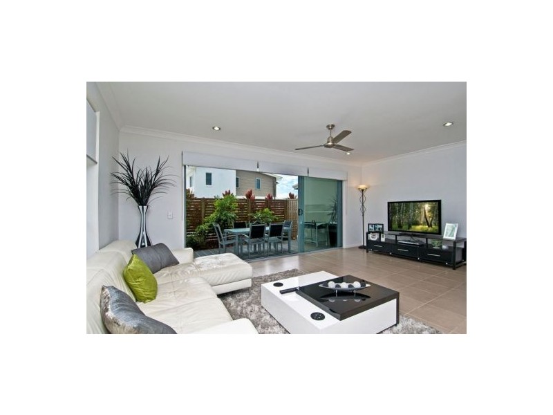 17 Lillie Street, Burleigh Waters QLD 4220