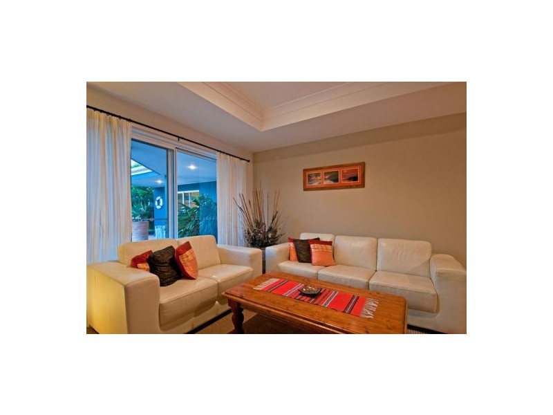 22 Tropicana Circuit, Burleigh Waters QLD 4220