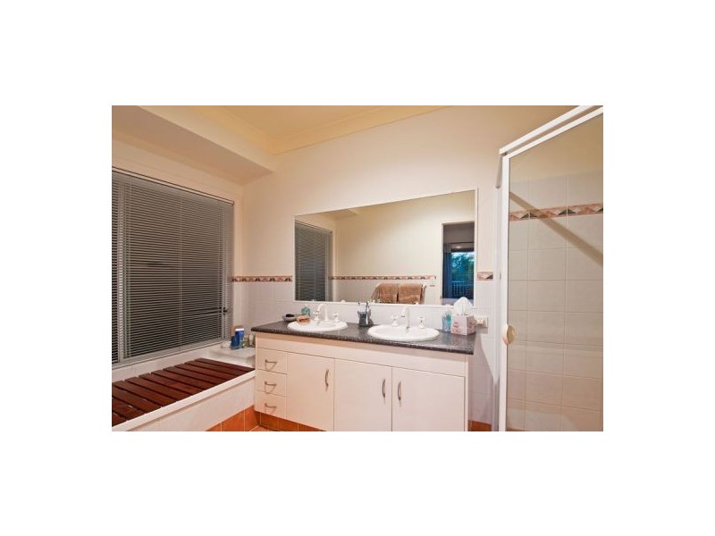 22 Tropicana Circuit, Burleigh Waters QLD 4220