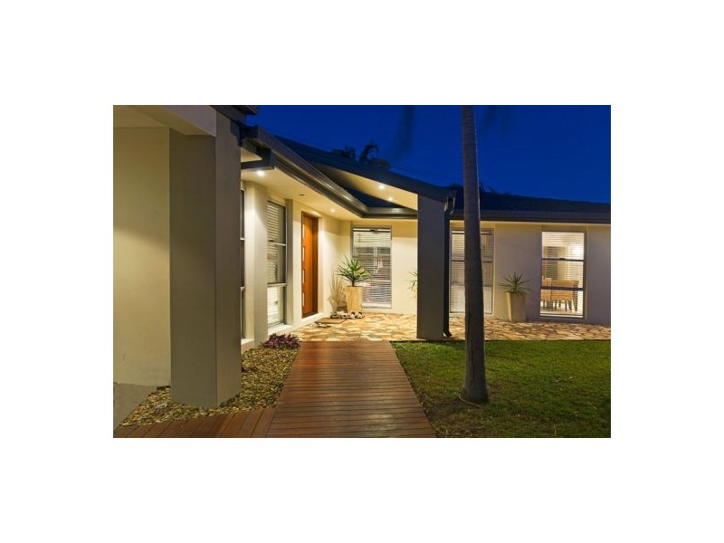3 Egret Avenue, Burleigh Waters QLD 4220