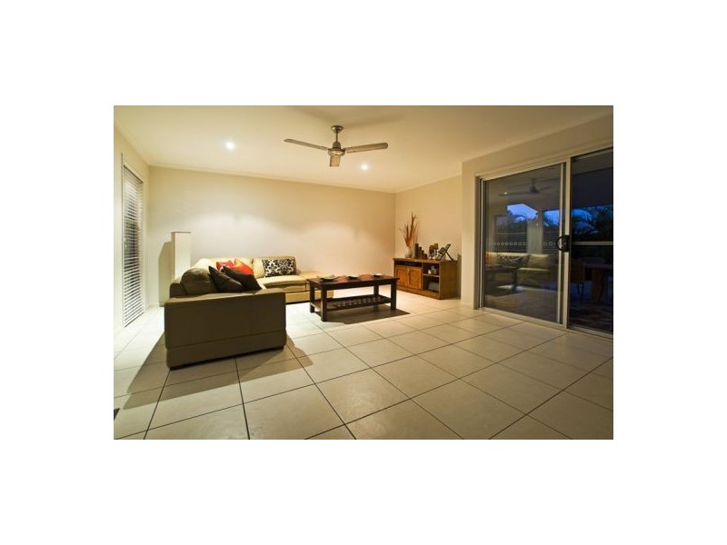 3 Egret Avenue, Burleigh Waters QLD 4220