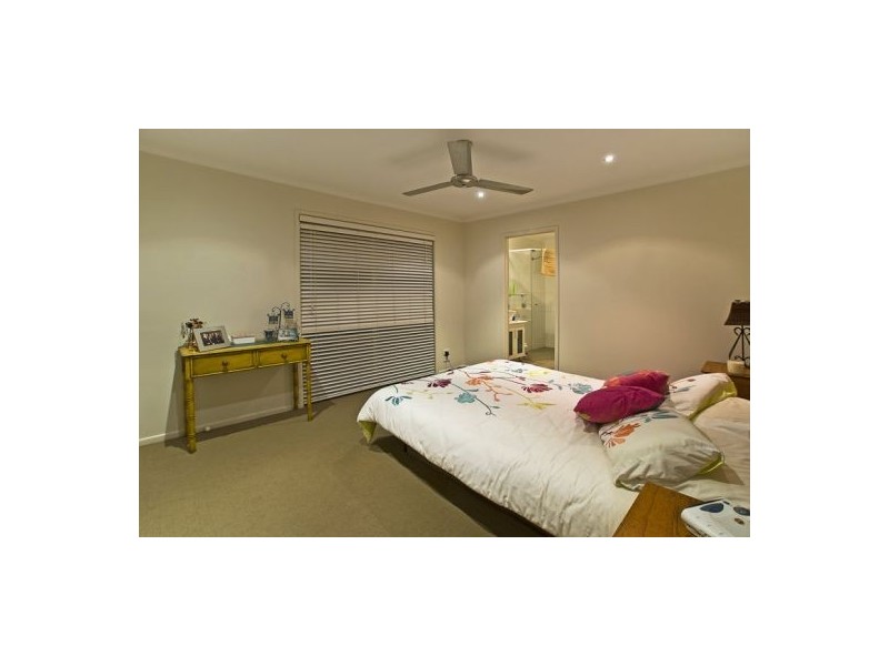 3 Egret Avenue, Burleigh Waters QLD 4220