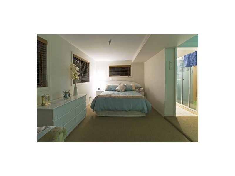 3 Egret Avenue, Burleigh Waters QLD 4220