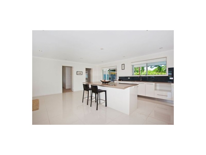 18 Curlew Crescent, Burleigh Waters QLD 4220