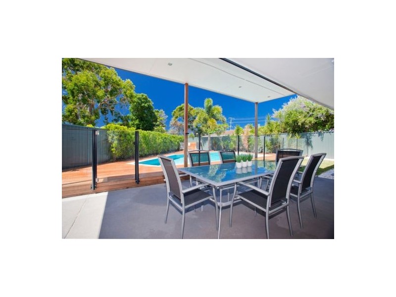 18 Curlew Crescent, Burleigh Waters QLD 4220