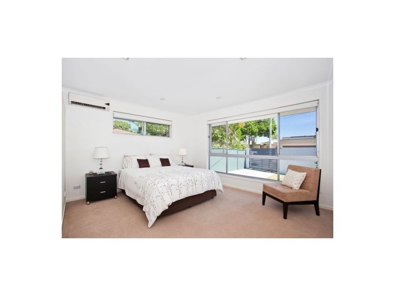 18 Curlew Crescent, Burleigh Waters QLD 4220