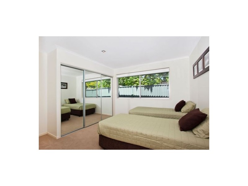 18 Curlew Crescent, Burleigh Waters QLD 4220