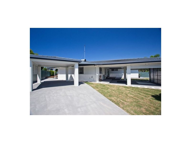 18 Curlew Crescent, Burleigh Waters QLD 4220