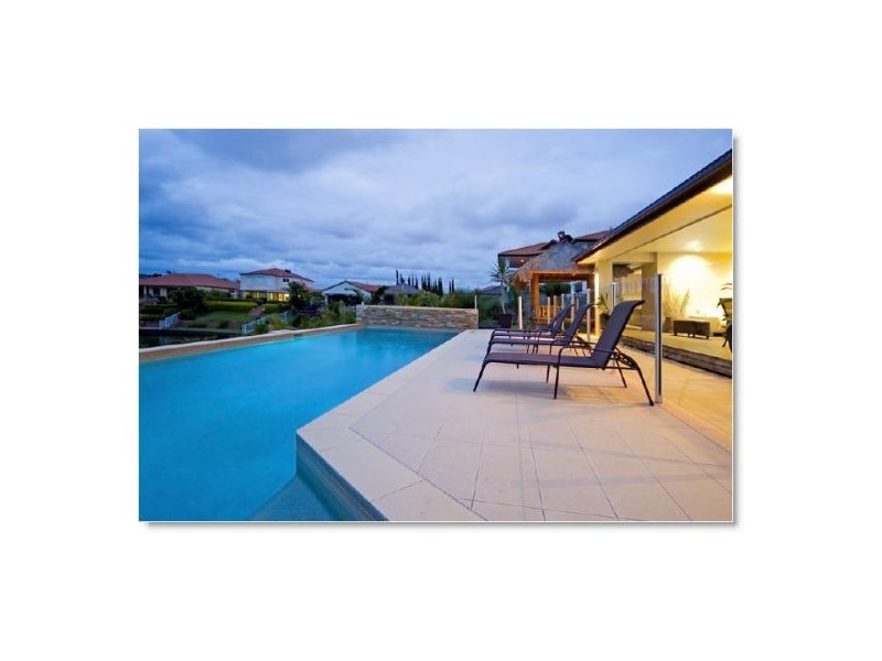 7 St Helens Court, Burleigh Waters QLD 4220