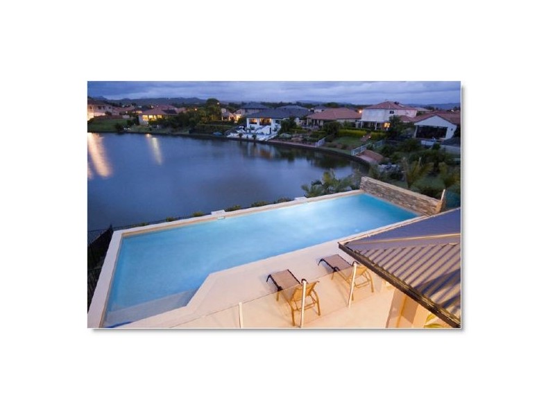 7 St Helens Court, Burleigh Waters QLD 4220