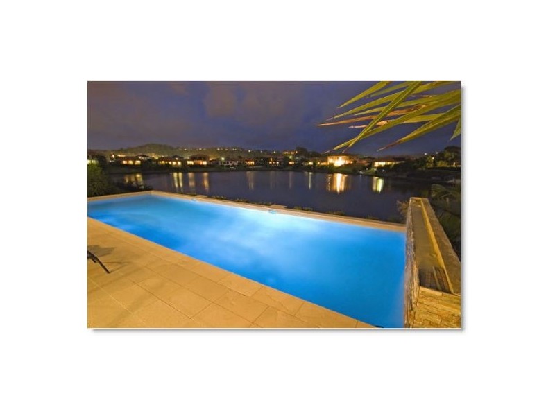 7 St Helens Court, Burleigh Waters QLD 4220