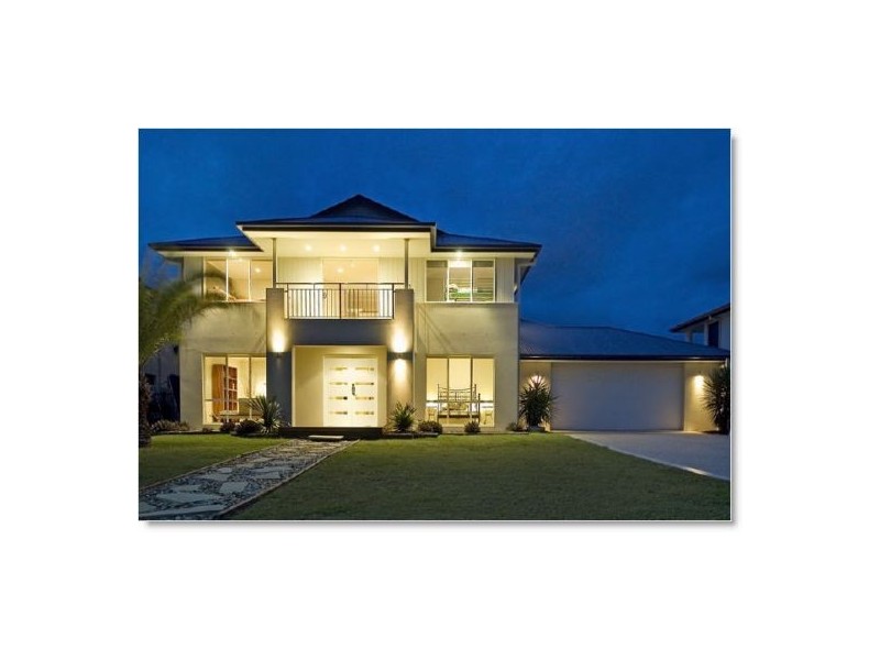 7 St Helens Court, Burleigh Waters QLD 4220