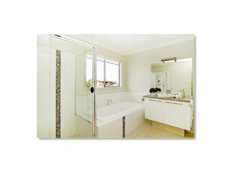 7 St Helens Court, Burleigh Waters QLD 4220