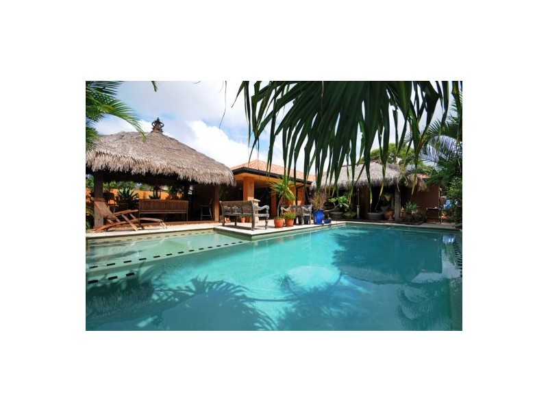 24 Shoalwater Court, Burleigh Waters QLD 4220