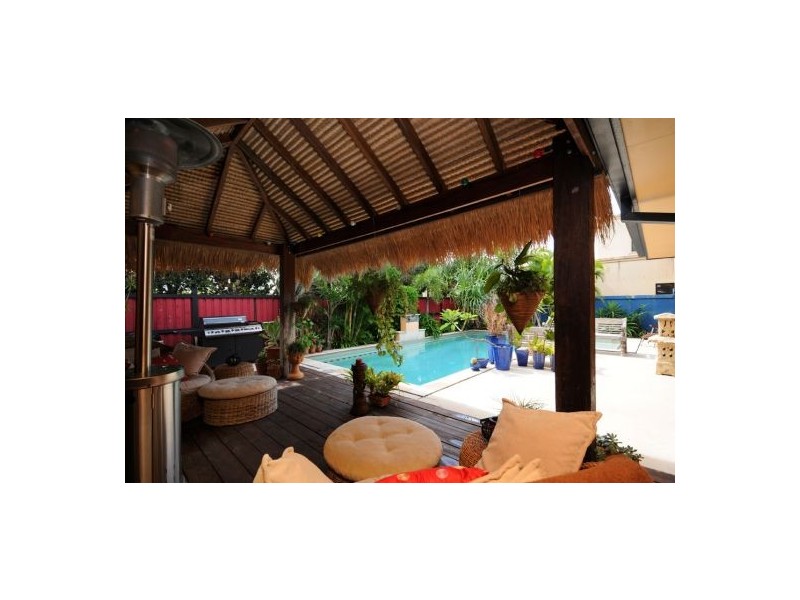 24 Shoalwater Court, Burleigh Waters QLD 4220