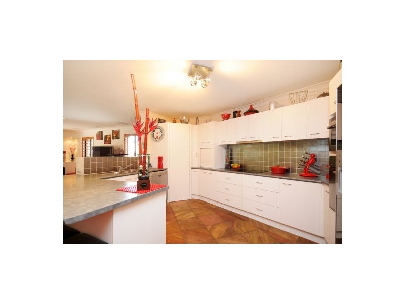 24 Shoalwater Court, Burleigh Waters QLD 4220