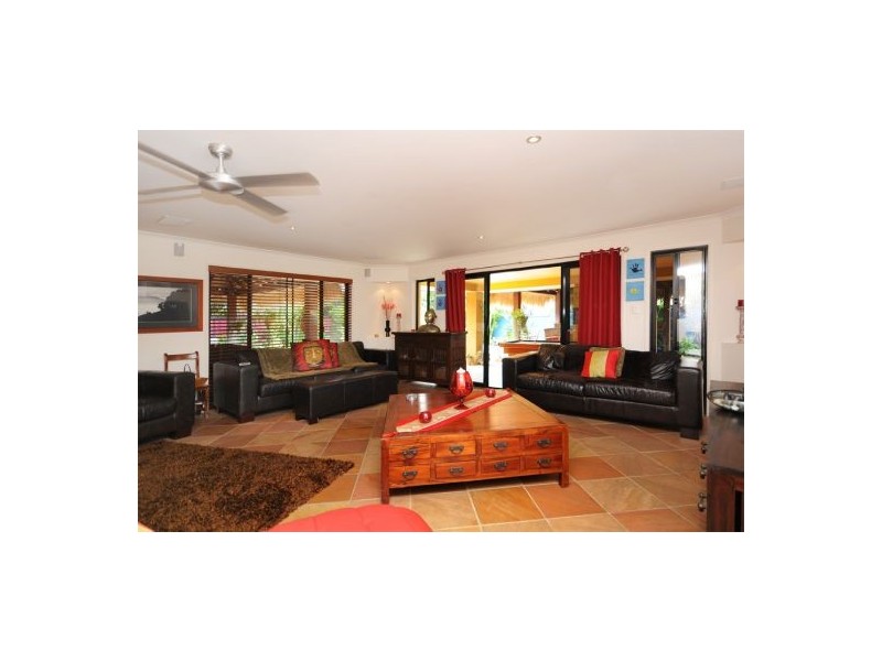 24 Shoalwater Court, Burleigh Waters QLD 4220