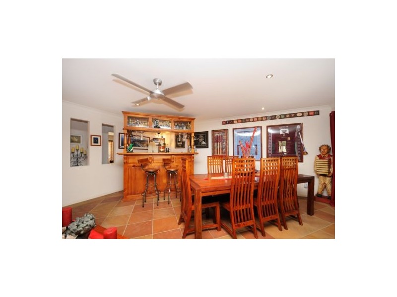 24 Shoalwater Court, Burleigh Waters QLD 4220