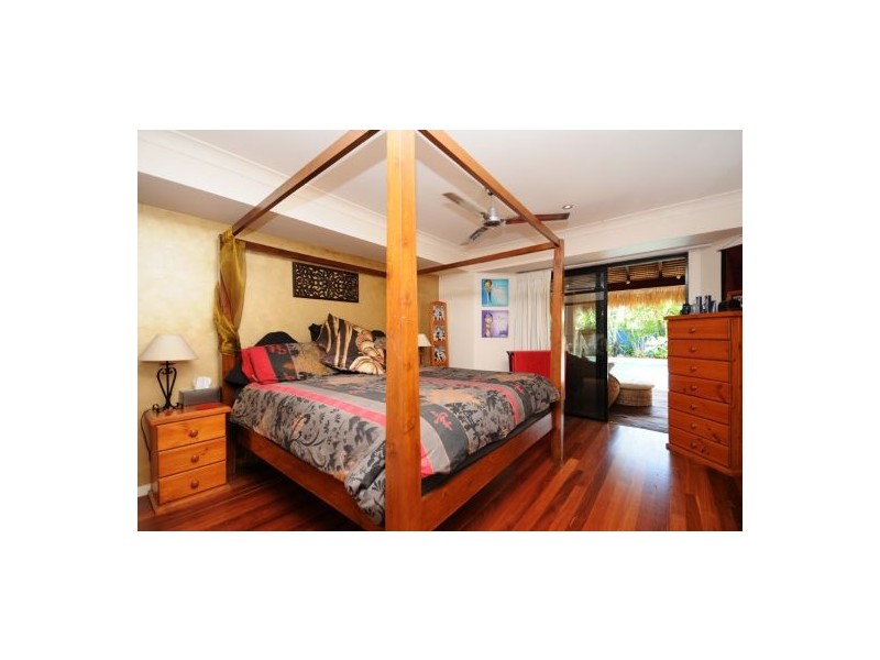 24 Shoalwater Court, Burleigh Waters QLD 4220