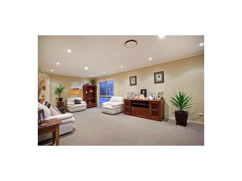 1 Tobago Court, Burleigh Waters QLD 4220