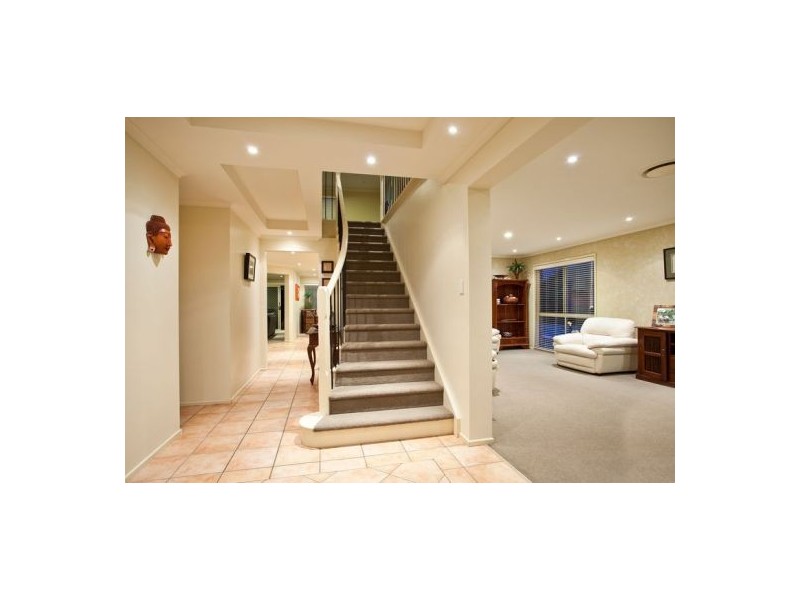 1 Tobago Court, Burleigh Waters QLD 4220
