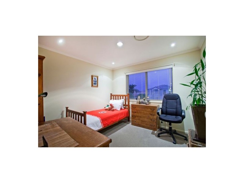 1 Tobago Court, Burleigh Waters QLD 4220