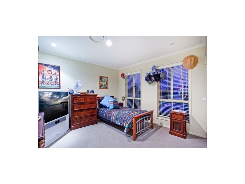 1 Tobago Court, Burleigh Waters QLD 4220