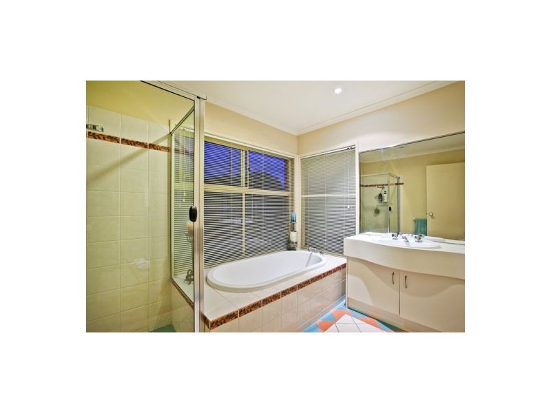 1 Tobago Court, Burleigh Waters QLD 4220