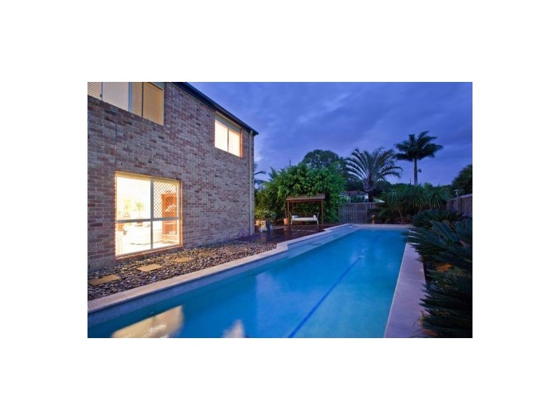 1 Tobago Court, Burleigh Waters QLD 4220