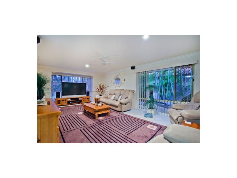 34 Islander Court, Burleigh Waters QLD 4220